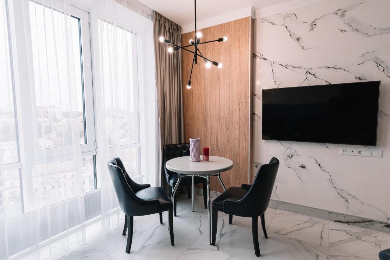 Royal Tower Vip Smart Apartments 3 Kyiv Exterior photo