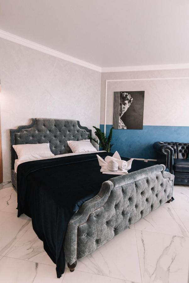 Royal Tower Vip Smart Apartments 3 Kyiv Exterior photo